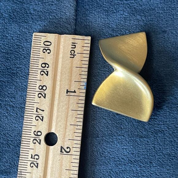 Vintage Givenchy Hourglass Gold Tone Link Bracelet & Clip Earrings Set 80s - Picture 10 of 11